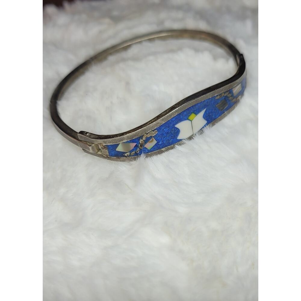 Vtg Alpaca Mexican clasp bracelet with  blue mosaic, abalone, mother of pearl.